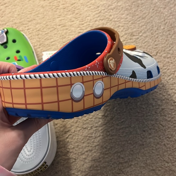 BUZZ AND WOODY CROCS - Picture 6 of 7